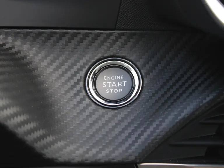 Peugeot 208 Allure 1.2 Hybrid 100PK e-DCS6 Automaat Keyless, Navigatie, Achteruitrijcamera, Stoelverwarming, Adaptieve Cruise Control afbeelding 23
