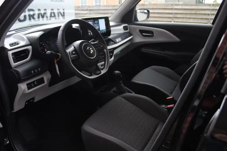 Suzuki Swift 1.2 Select Smart Hybrid Navigatie, Cruise Control Adaptief, Stoelverwarming, Apple Carplay/Android Auto Draadloos afbeelding 17