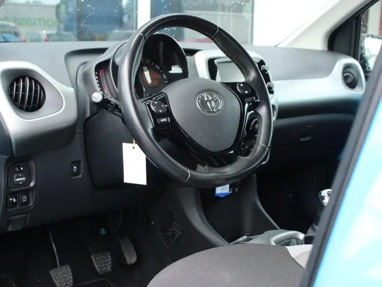 Toyota Aygo 1.0 VVT-i x-nav Achteruitrijcamera, Navigatie, Airco, Bluetooth afbeelding 5