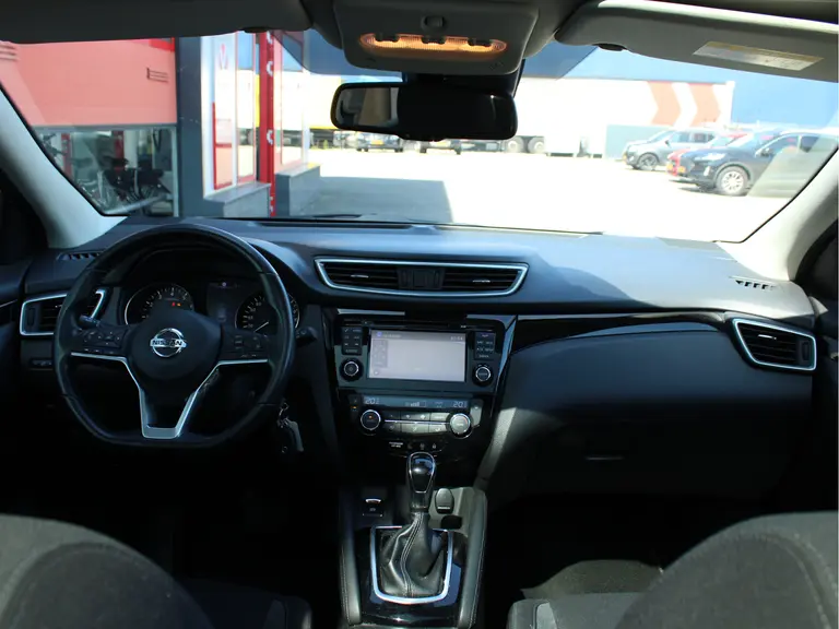 Nissan QASHQAI 1.2 N-Connecta Trekhaak, Panoramadak, Cruise control, Climate control, Parkeercamera afbeelding 6