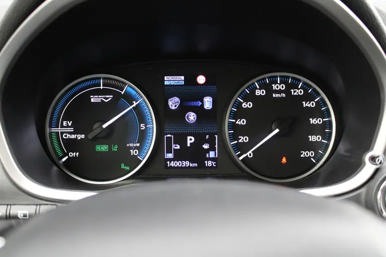 Mitsubishi Eclipse Cross 2.4 PHEV Executive Cruise/Climate control, Trekhaak, Navigatie, Apple Carplay/Android auto, Trekgewicht 1.500 KG./Batterij conditie (SOH) 84.5% afbeelding 19