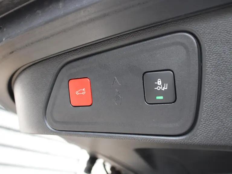 Peugeot 3008 Allure 1.2 PureTech 130PK EAT8 Automaat Navigatie, Achteruitrijcamera, Keyless, Elektrische Achterklep, Perkeersensoren afbeelding 14