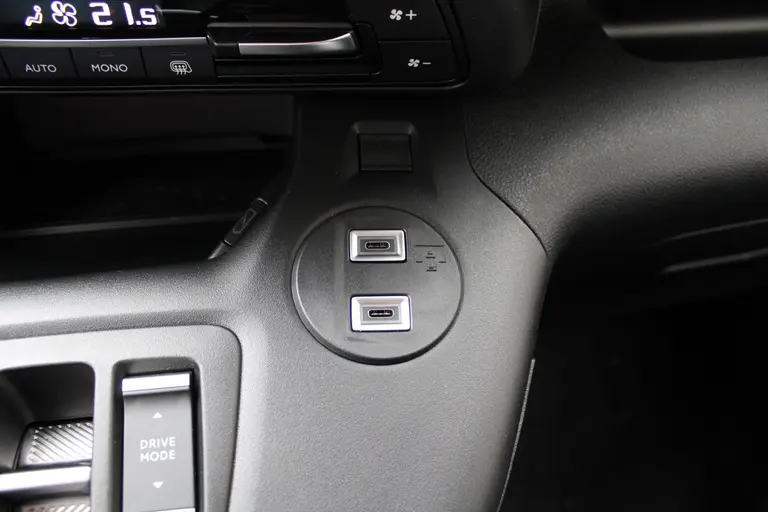 Citroën Berlingo 1.5 BlueHDi 130PK EAT8 Automaat L1 Achteruitrijcamera, Keyless Entry & Start, Parkeersensoren Achter, Aple Carplay, Android Auto afbeelding 22