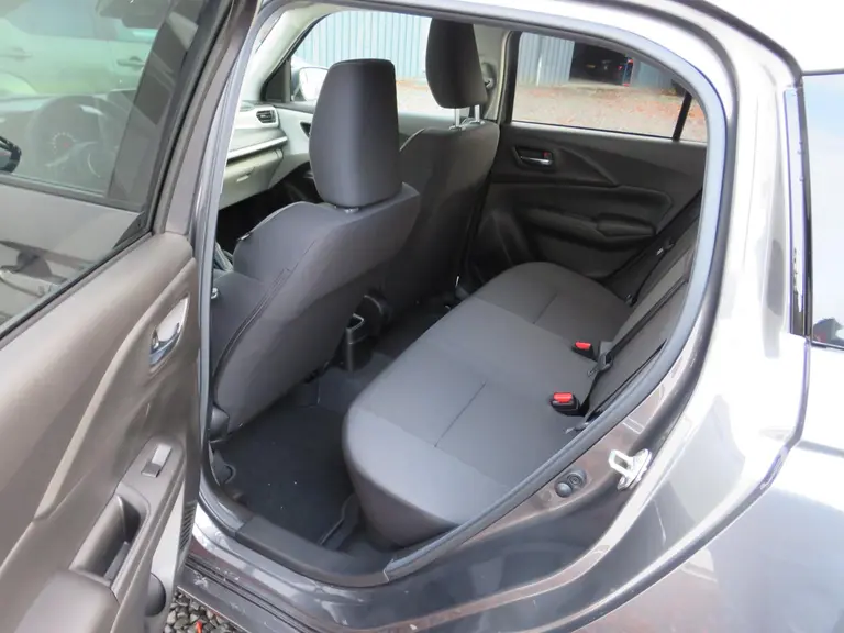 Suzuki Swift 1.2 Select Smart Hybrid, SPECIALE JUBILEUM 17 inch Velgen, Striping pakket en Sharkfinantenne afbeelding 11