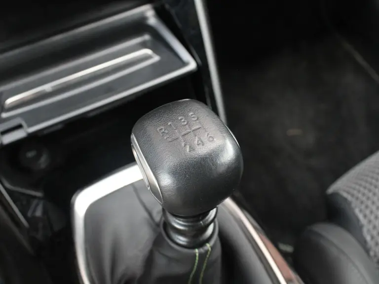 Peugeot 2008 1.2 PureTech GT 130PK Achteruitrijcamera, Navigatie en Dodehoekbewaking afbeelding 20
