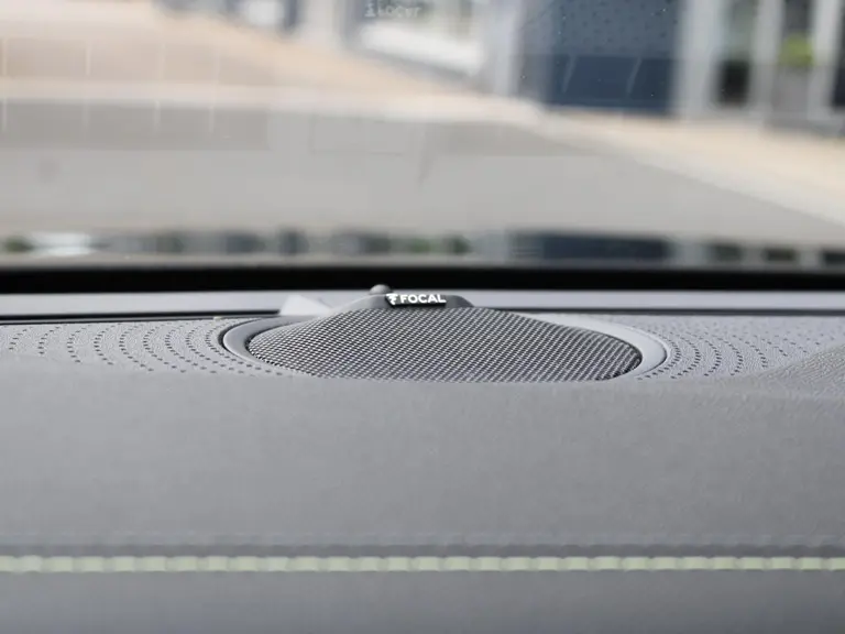 Peugeot 408 GT 1.2 PureTech 130PK EAT8 Automaat Navigatie, Rondomzichtcamera, Stoelverwarmig, Massage, Stuurverwarming, Panoramadak, Trekhaak afbeelding 31