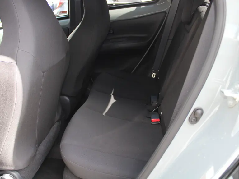 Toyota Aygo X 1.0 VVT-i S-CVT Pulse Automaat Achteruitrijcamera, Cruise Control Adaptief, Airco, Stoelverwarming voor afbeelding 18