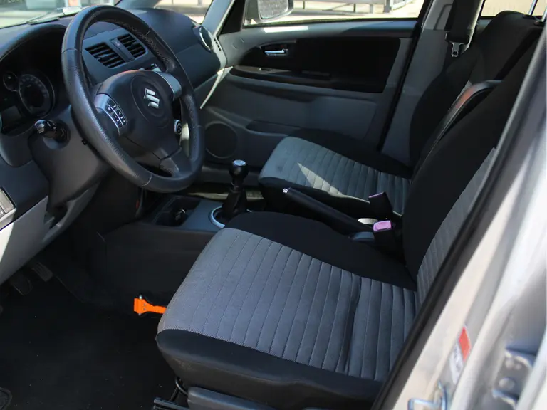 Suzuki SX4 1.6 Exclusive, Trekhaak, parkeersensoren, 2e Eig. Keyless en Middenarmsteun afbeelding 24