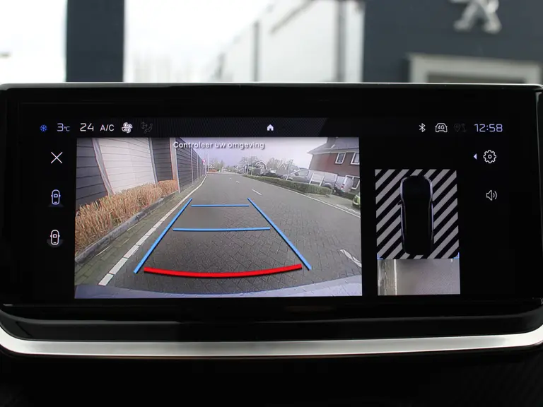 Peugeot 2008 1.2 PureTech 100PK Allure Navigatie, Achteruitrijcamera, Apple Carplay, Android Auto, Parkeersensoren Voor & Achter afbeelding 25