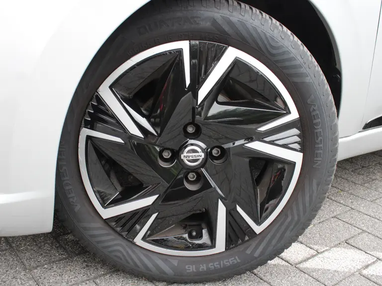 Nissan Micra N-Design 1.0 IG-T 92PK Navigatie, Parkeersensoren, Airco, Bose Audio, Apple Carplay, Android Auto afbeelding 2