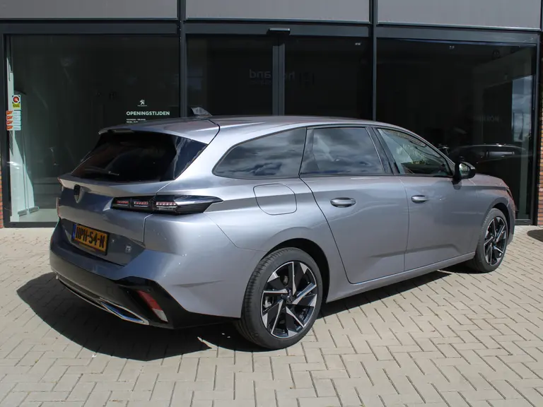 Peugeot 308 SW 1.2 PureTech 130PK Allure Adaptieve Cruis Control, Navigatie, Getinte Ramen afbeelding 8