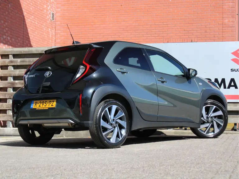 Toyota Aygo X 1.0 VVT-i S-CVT Envy Achteruitrijcamera, Cruise Control Adaptief, Airco Automatisch, DAB, Bluetooth afbeelding 9