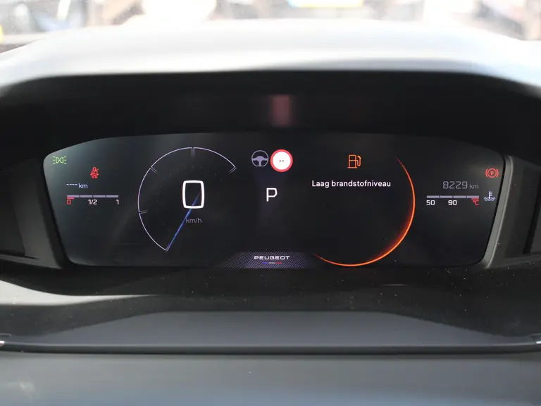 Peugeot 208 Allure 1.2 Hybrid 100PK e-DCS6 Automaat Keyless, Navigatie, Achteruitrijcamera, Stoelverwarming, Adaptieve Cruise Control afbeelding 18