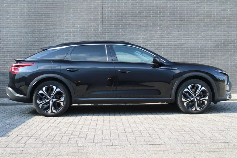 Citroën C5 X 1.6 Plug-in Hybrid 225 Shine Panoramadak, Stuur- en stoelverwarming, Navigatie afbeelding 3