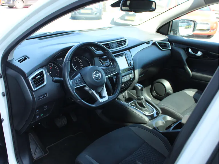Nissan QASHQAI 1.2 N-Connecta Trekhaak, Panoramadak, Cruise control, Climate control, Parkeercamera afbeelding 7