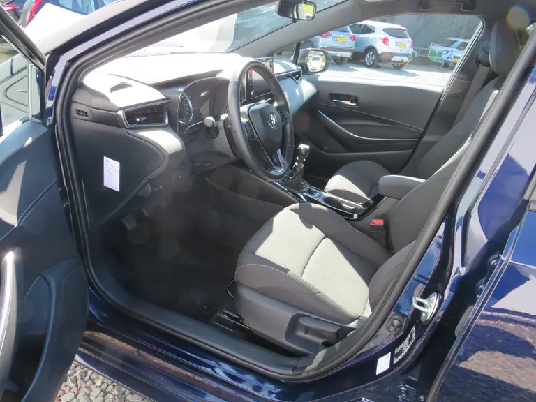 Toyota Corolla Touring Sports 1.2 Turbo Active, Trekhaak, ORG NL, 1e Eigenaar, All-Seasonbanden en Dealer onderhouden afbeelding 9