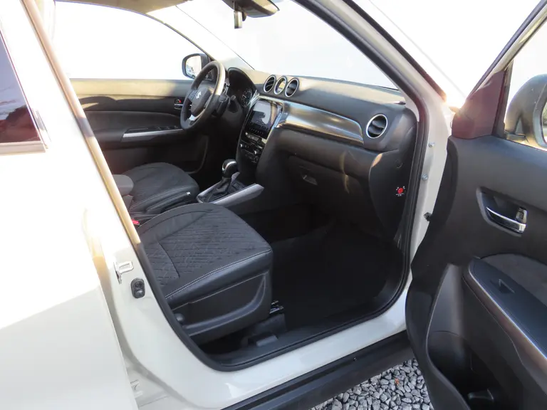 Suzuki Vitara 1.5 Hybrid Style, Automaat, Panoramadak, 6 jaar GARANTIE, Navigatie en Draadloos Applecarplay / Androidauto afbeelding 13