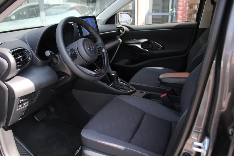 Toyota Yaris 1.5 Hybrid 115 Team Player Automaat Achteruitrijcamera, Parkeersensoren voor en achter, Airco Automatisch, Cruise Control Adaptief afbeelding 14
