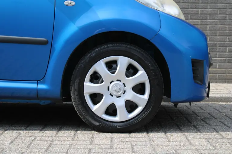 Peugeot 107 1.0-12V Urban Move afbeelding 19