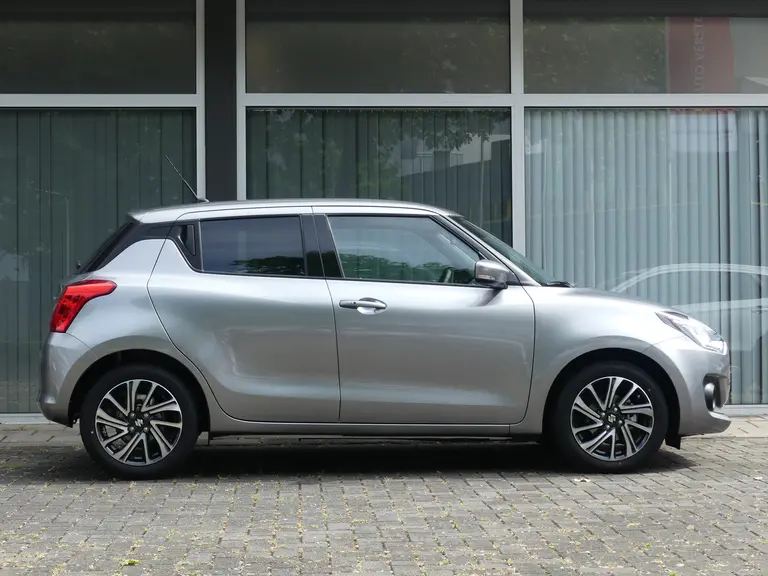 Suzuki Swift 1.2 Style Smart Hybrid AUTOMAAT Cruise Control, Navigatie, Apple Carpl/Andr Auto afbeelding 2