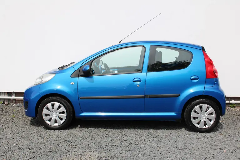 Peugeot 107 1.0-12V Urban Move 2e Eig. Dealer onderhouden! afbeelding 2