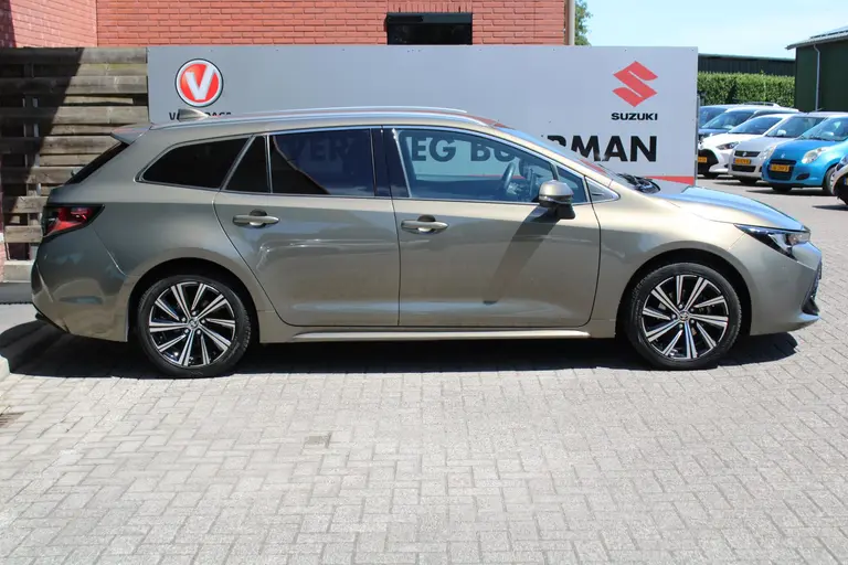 Toyota Corolla Touring Sports 1.8 Hybrid Dynamic Automaat, Trekhaak, All-Seasons en 1e Eigenaar! afbeelding 2