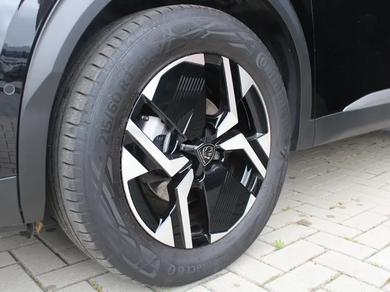 Peugeot 2008 GT 1.2 PureTech 130PK EAT8 Alcantara, Stoelverwarming, Camera, Navigatie, Cruise controle adaptief afbeelding 7