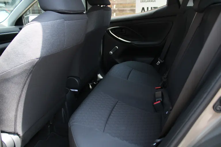 Toyota Yaris 1.0 VVT-i Active Achteruitrijcamera, Bluetooth, Cruise Control Adaptief, Airco afbeelding 15