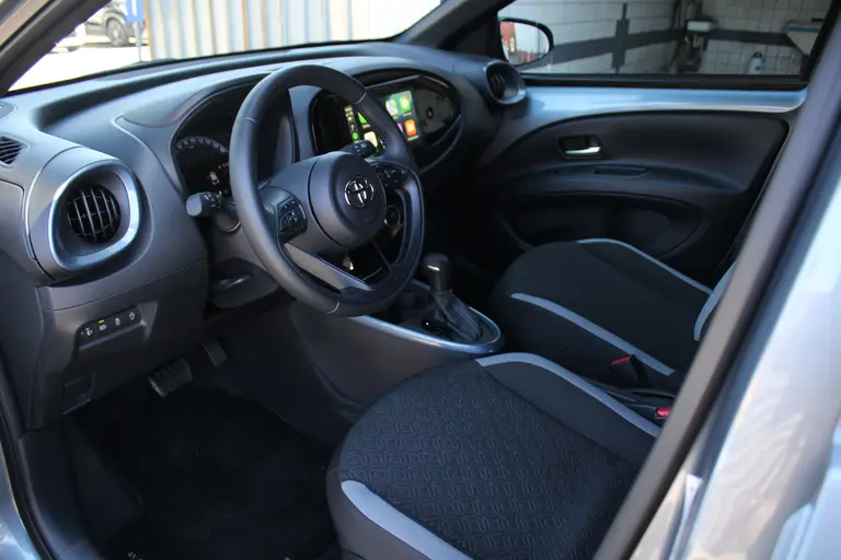 Toyota Aygo X 1.0 VVT-i S-CVT Pulse Achteruitrijcamera, Bluetooth, Cruise Control Adaptief, Apple Carplay/Android Auto afbeelding 15