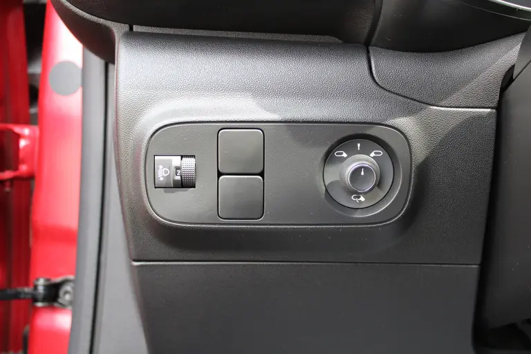 Citroën C3 1.2 PureTech S&S Feel 110pk, Applecarpl./Andr. Auto, Airco, CruiseControl, Parkeersensor achter afbeelding 13