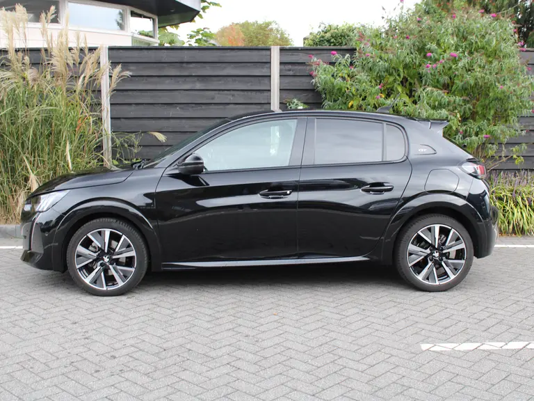Peugeot 208 GT 1.2 PureTech 100PK EAT8 Automaat Navigatie, Trekhaak Afneembaar, Achteruitrijcamera, Stoelverwarming, Cruise Control, Climate Control afbeelding 6