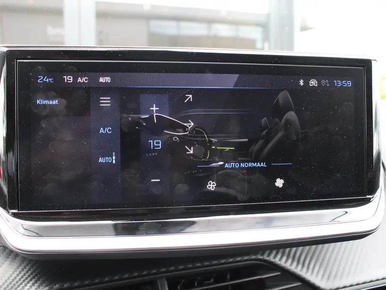 Peugeot 208 Hybrid 100PK e-DCS6 Allure Automaat Navigatie, Camera achter, Stoelverwarming afbeelding 23