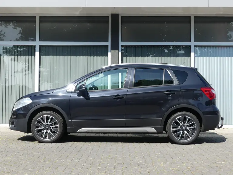 Suzuki S-Cross 1.6 High Executive Trekhaak, Schuif/Kantel Dak, All Season Banden afbeelding 3