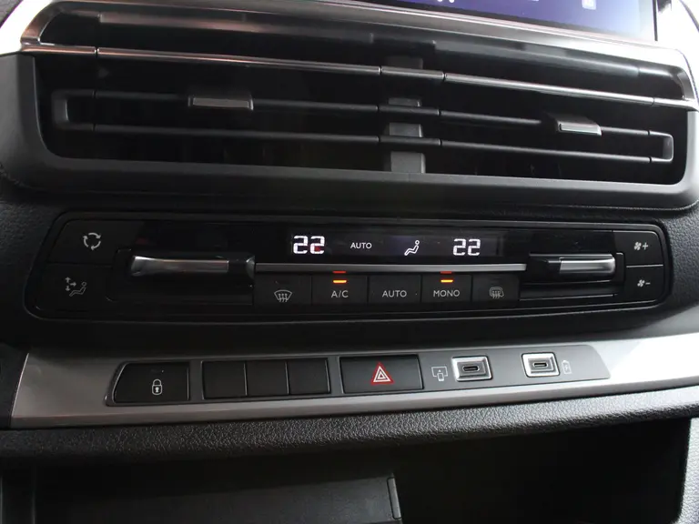 Peugeot Expert 2.0 BlueHDi 180PK S&S L3 DubbelCabine/DC Automaat Navigatie, Achteruitrijcamera, Keyless, Stoel & Stuurverwarming, Massage, Apple Carplay, Android Auto afbeelding 44