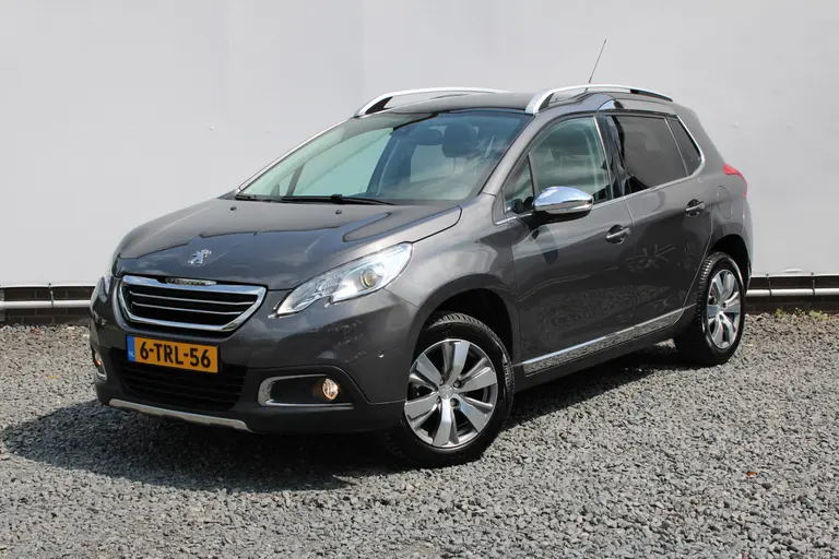 Peugeot 2008 1.2 VTi Allure Pack Premium Plus, Automaat, Trekhaak, All-Seasonbanden, Navigatie, Parkeersensoren voor en achter afbeelding 36