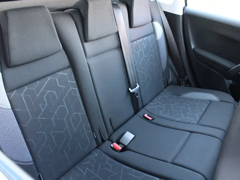Peugeot 2008 1.2 PureTech 82PK Blue Lion Navigatie, Trekhaak, Parkeersensoren Achter, Apple Carplay, Android Auto, Panoramadak afbeelding 13