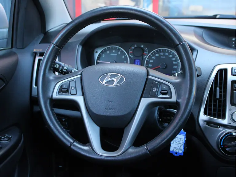Hyundai i20 1.2i i-Motion 5-Deurs Afneembare Trekhaak, Airco, Parkeersensoren Achter, Radio/CD Speler afbeelding 21