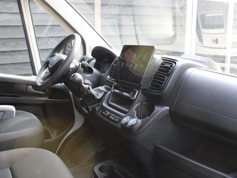 Peugeot Boxer 2.2 BlueHDi 140PK L4 3.5t Citybox Bakwagen/Laadbak/Citybox Navigatie, LED Koplampen, Laadklep, Draadloze Telefoonlader afbeelding 13