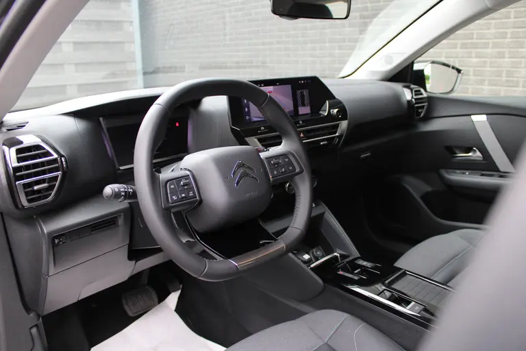 Citroën C4 1.2 Puretech Plus 131pk, Automaat, Navigatie, Keyless Entry/Start, Luxe bekleding, Achteruitrijcamera afbeelding 33