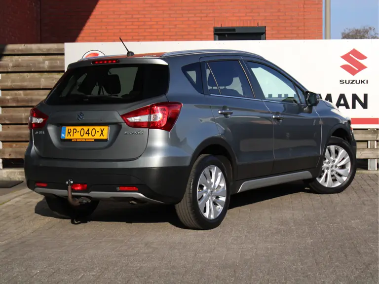 Suzuki S-Cross 1.0 Boosterjet Exclusive Achteruitrijcamera, Navigatie, Cruise Control, Voorstoelen Verwarmd, Regensensor afbeelding 2