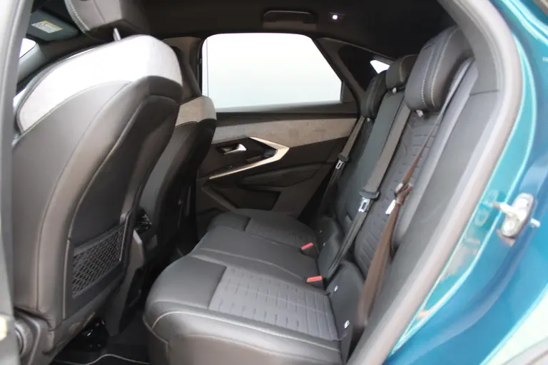 Peugeot 3008 1.2 Hybrid 136 GT Automaat, Keyless Entry/Start, Luxe Stoelen, Navigatie, Applecarpl./Andr. Auto afbeelding 10