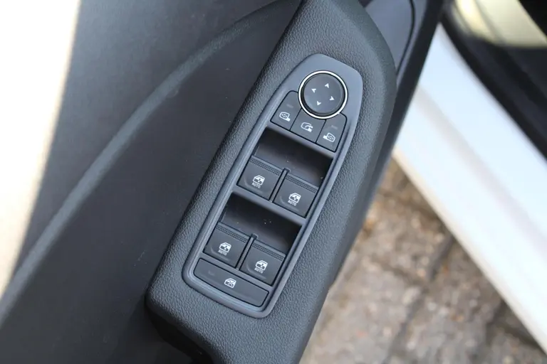 Mitsubishi Colt 1.0T MT Intense Cruise/Climate control, 16"LM velgen, Camera, Apple carplay/Android auto, Parkeersensoren V+A afbeelding 8
