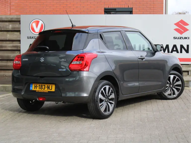 Suzuki Swift 1.2 Stijl 90PK Smart Hybrid Adaptieve Cruise Control, Stoelverwarming, Airco Automatisch, Achteruitrijcamera, Navigatie afbeelding 2