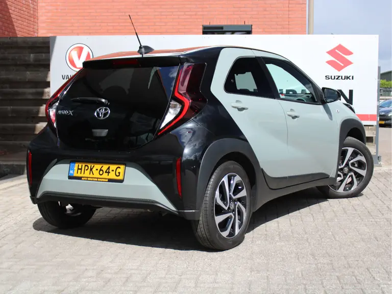 Toyota Aygo X 1.0 VVT-i S-CVT Pulse Automaat Achteruitrijcamera, Cruise Control Adaptief, Airco, Stoelverwarming voor afbeelding 2