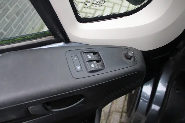 Citroën Jumper 30 2.2 BlueHDi 140 L1H1 Control Economy Climate control, Trekhaak, Navigatie, Camera, Bluetooth handsfree, Imperiaal, Sidebars, afbeelding 12