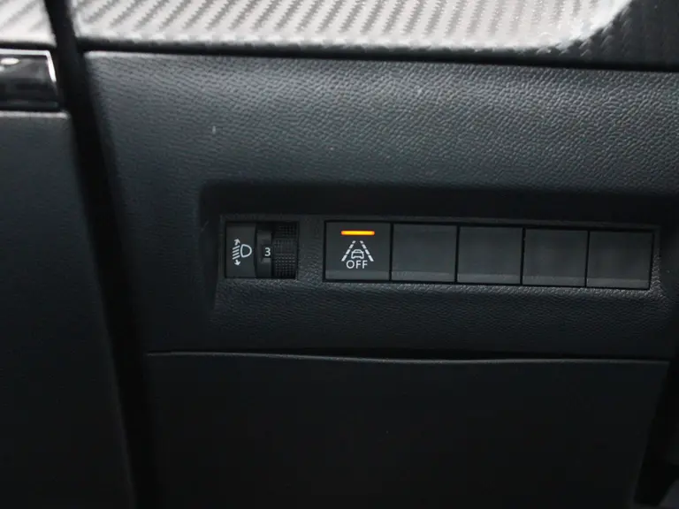 Peugeot e-2008 Active Pack 50 kWh 136PK Navigatie, Achteruitrijcamera, Apple Carplay, Android Auto, Climate Control afbeelding 15