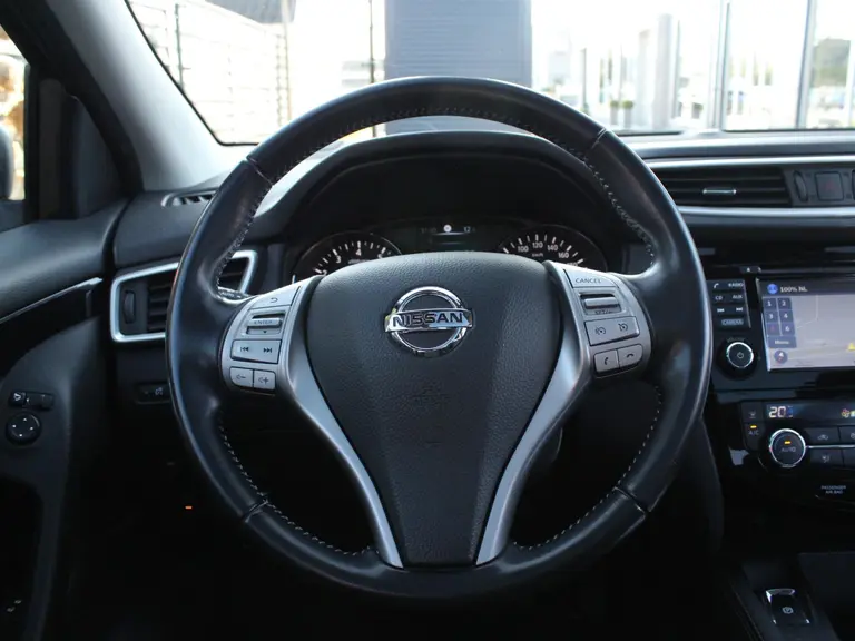 Nissan QASHQAI N-Connecta 1.2 115PK X-Tronic CVT Automaat Navigatie, Rondomzicht Camera, DAB, Panoramadak, Parkeersensoren Voor & Achter afbeelding 21