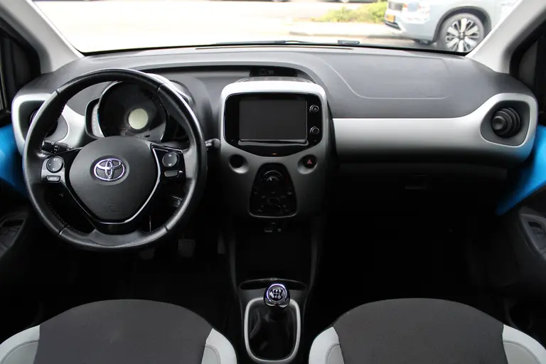 Toyota Aygo 1.0 VVT-i x-nav Achteruitrijcamera, Navigatie, Airco, Bluetooth afbeelding 21
