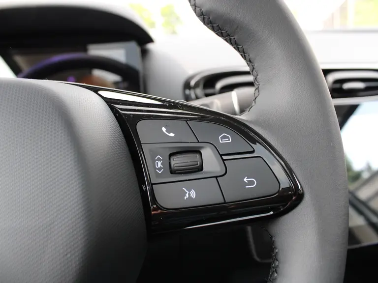 Leapmotor T03 Design 37.3 kWh Navigatie, Camera achter, Parkeerhulp achter, Audio, Keyless Start, Lichtmetalen velgen afbeelding 13