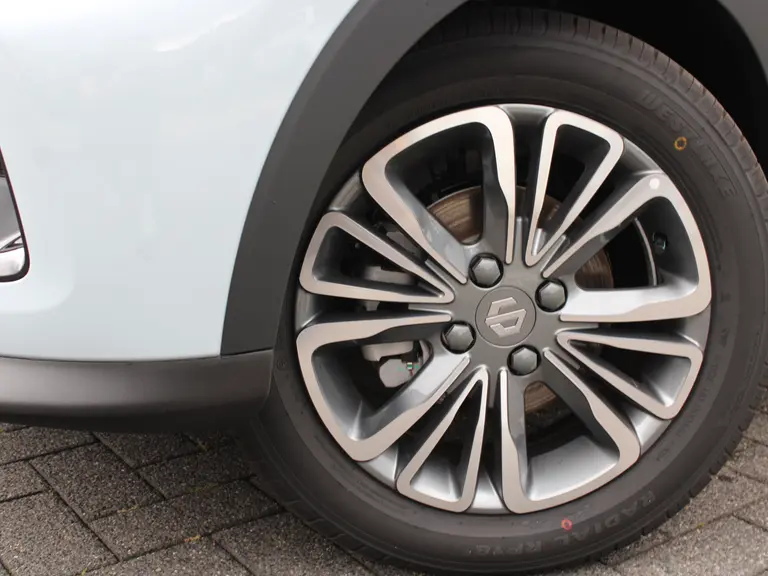 Leapmotor T03 Design 37.3 kWh Navigatie, Camera achter, Parkeerhulp achter, Audio, Keyless Start, Lichtmetalen velgen afbeelding 2